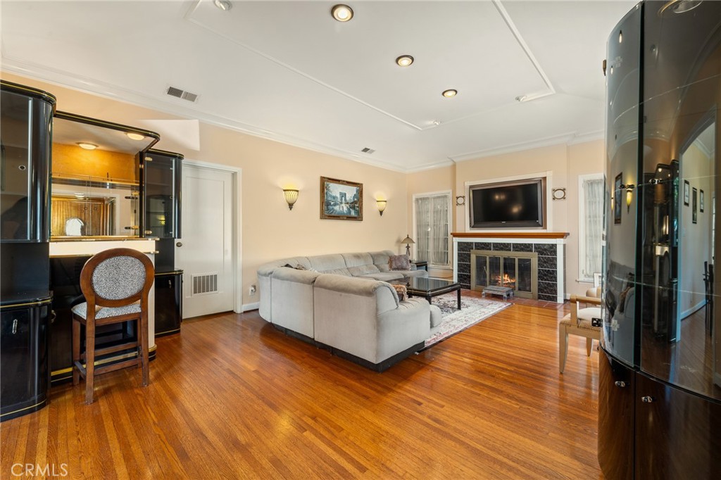 MLS #SR25251291 image #3