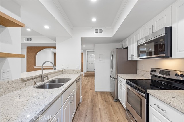 MLS #SR25251317 image #3