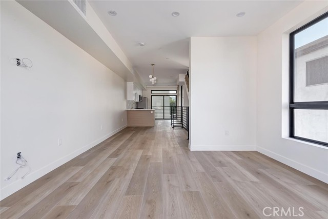 MLS #SR25251723 image #9