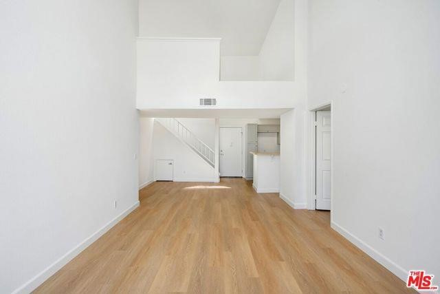 MLS #SR25251588 image #1