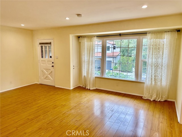 MLS #SR25252108 image #5