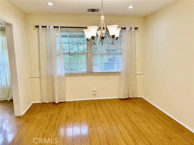 MLS #SR25252108 image #9