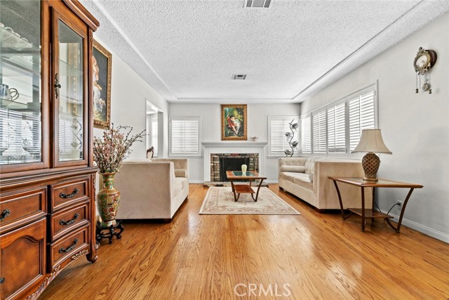 MLS #SR25252570 image #6