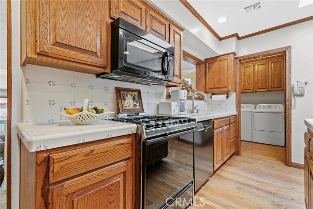 MLS #SR25252570 image #9