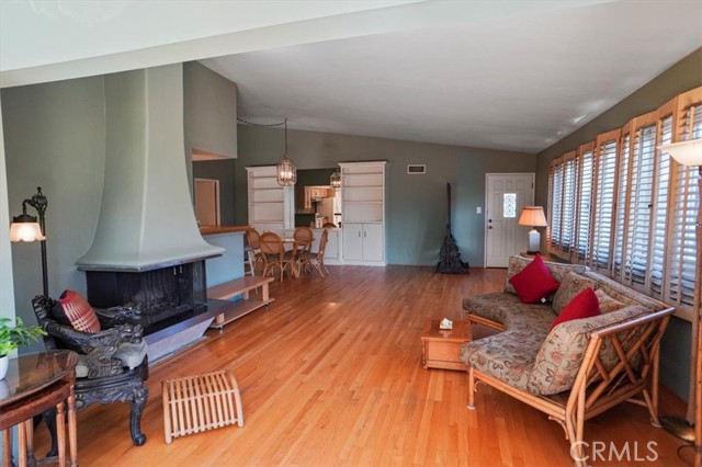 MLS #SR25252623 image #2