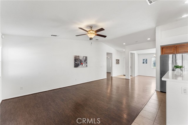 MLS #SR25252645 image #9