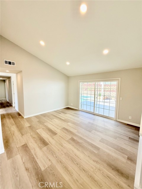 MLS #SR25252667 image #8