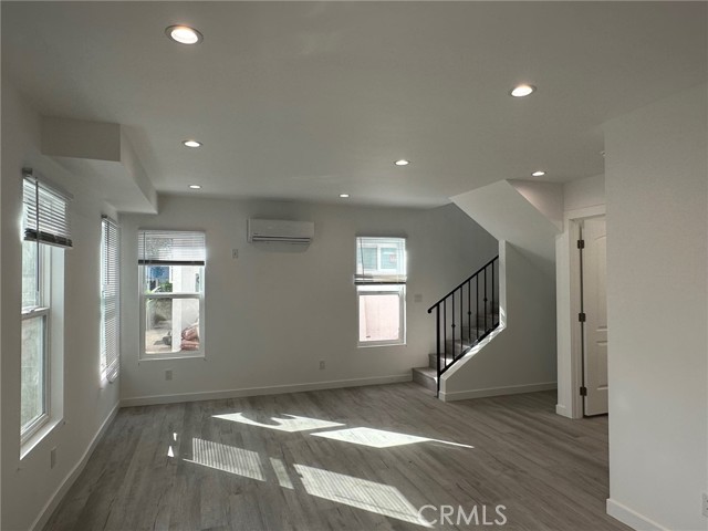 MLS #SR25252752 image #4