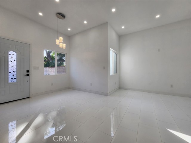 MLS #SR25253218 image #2