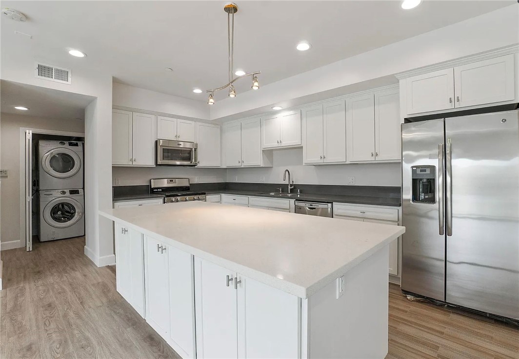 MLS #SR25253357 image #10