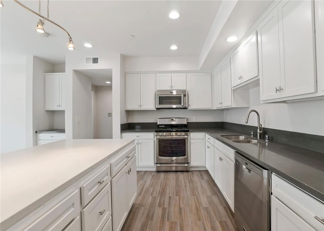 MLS #SR25253357 image #3