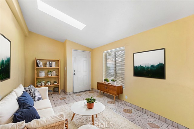 MLS #SR25253391 image #6