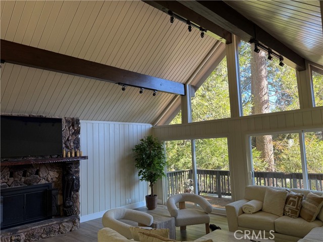 MLS #SR25253575 image #5