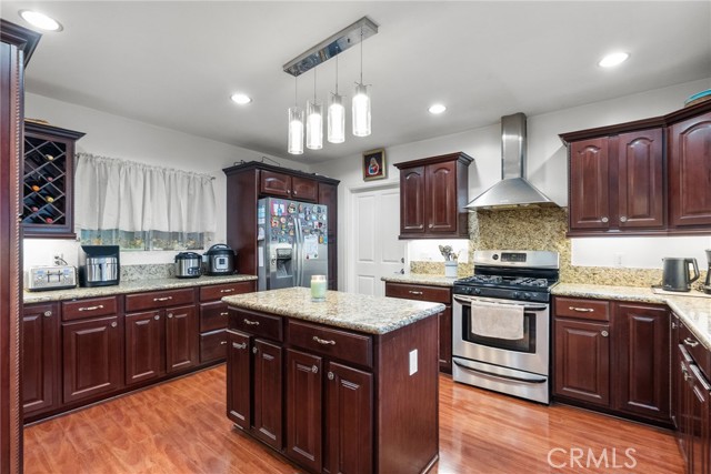 MLS #SR25253887 image #1