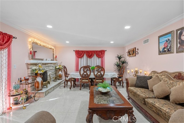 MLS #SR25253887 image #5