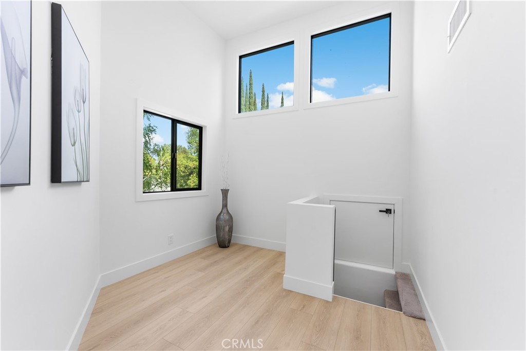 MLS #SR25254549 image #9