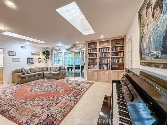 MLS #SR25254558 image #13