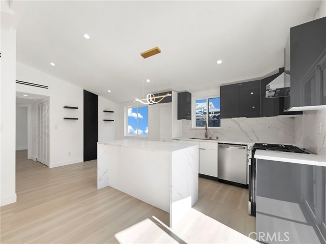 MLS #SR25255351 image #5