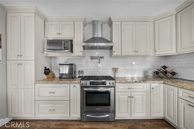 MLS #SR25255570 image #10