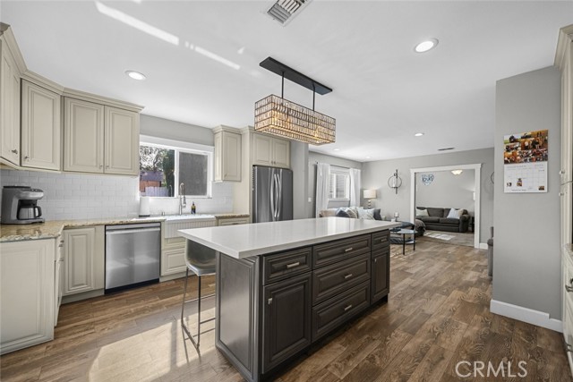 MLS #SR25255570 image #8