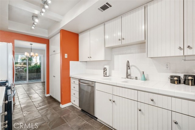 MLS #SR25255602 image #10