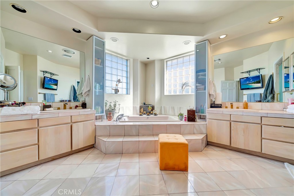 MLS #SR25255904 image #52