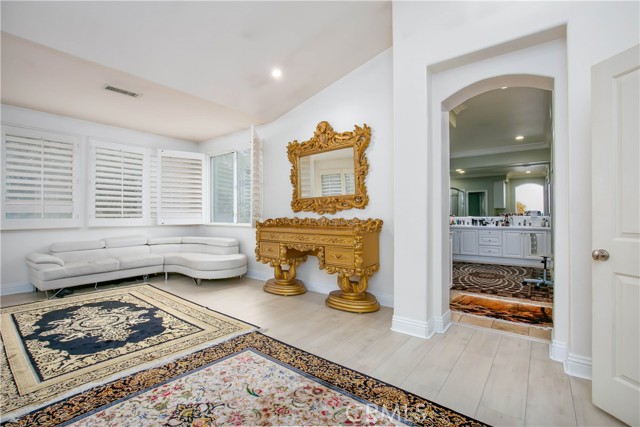 MLS #SR25256078 image #17