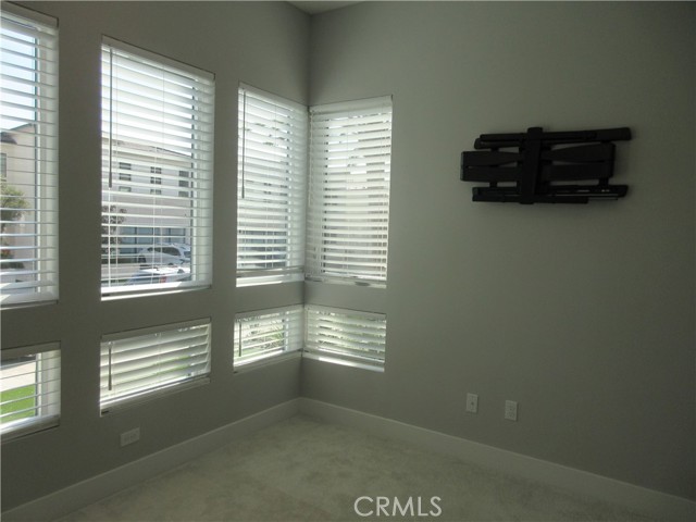 MLS #SR25256230 image #9