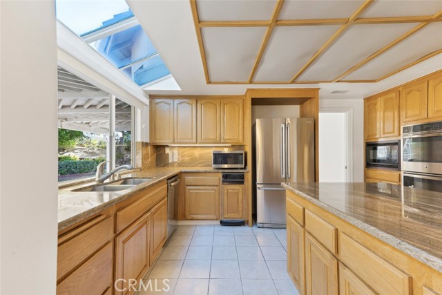 MLS #SR25256389 image #12