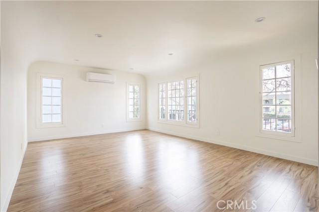 MLS #SR25256563 image #1