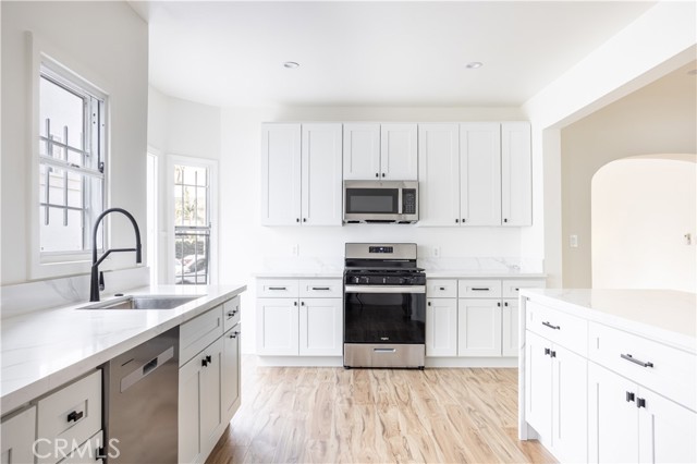 MLS #SR25256581 image #9