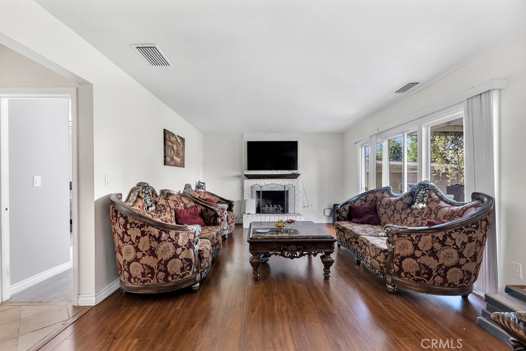 MLS #SR25256659 image #7