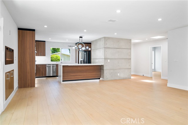 MLS #SR25256791 image #9