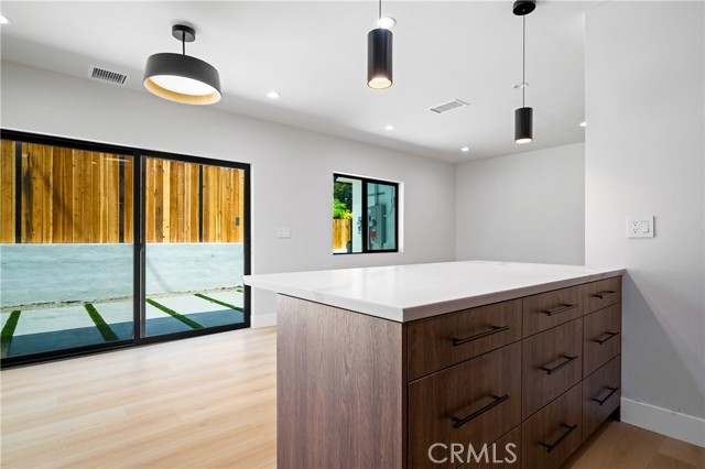 MLS #SR25256835 image #9