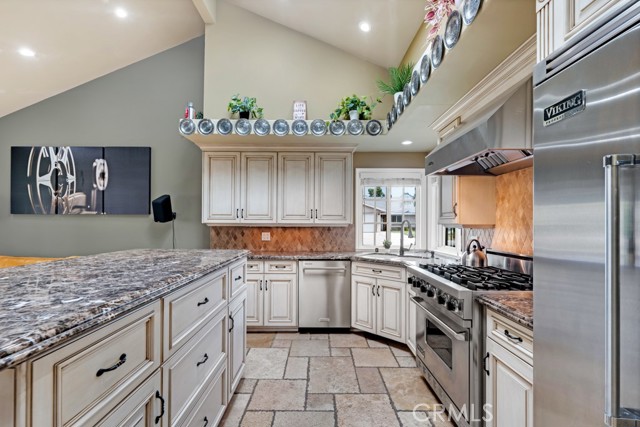 MLS #SR25256868 image #8