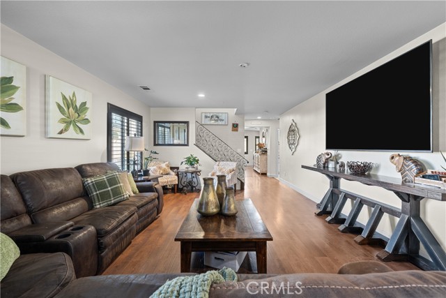 MLS #SR25256953 image #4