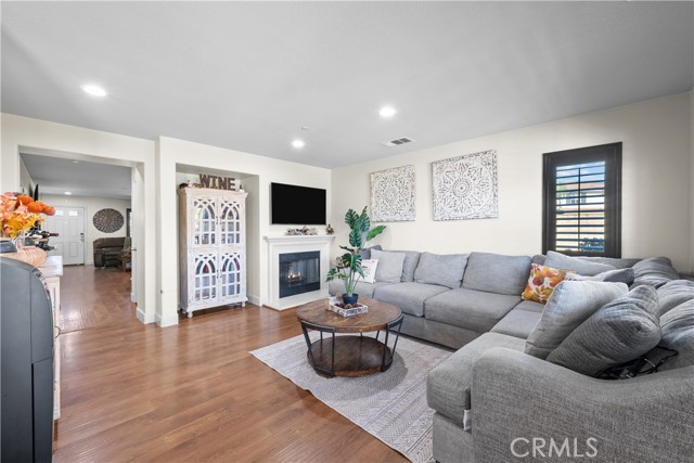 MLS #SR25256953 image #8