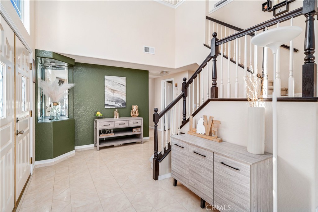 MLS #SR25256992 image #2