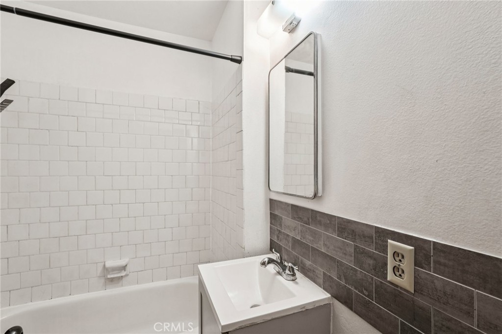 MLS #SR25257223 image #16