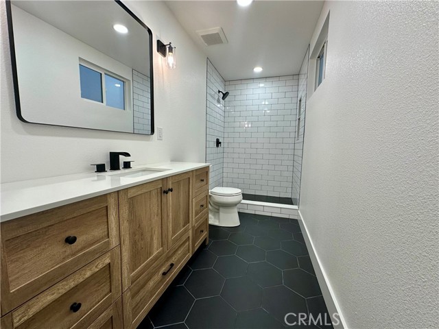 MLS #SR25257236 image #8