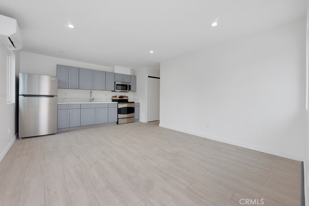 MLS #SR25257239 image #1