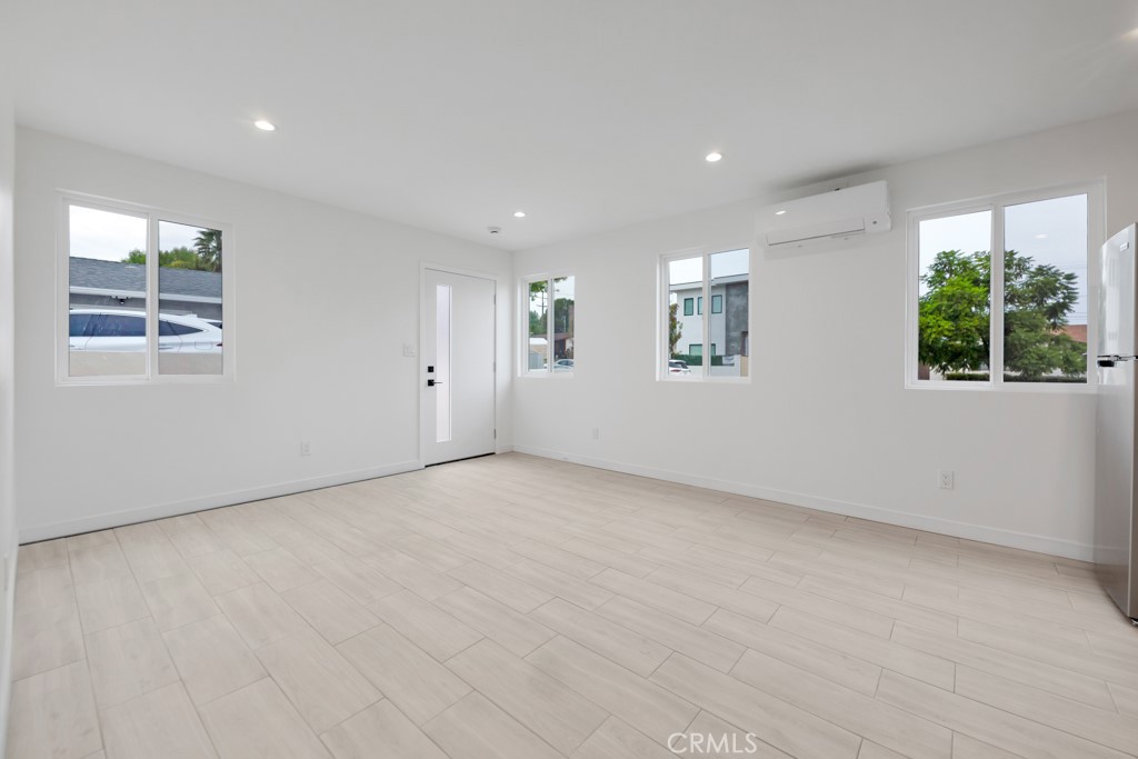 MLS #SR25257239 image #8