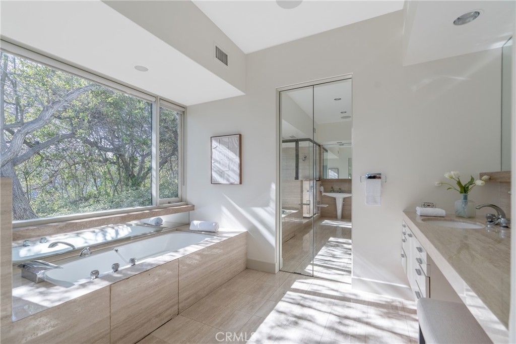 MLS #SR25257484 image #12