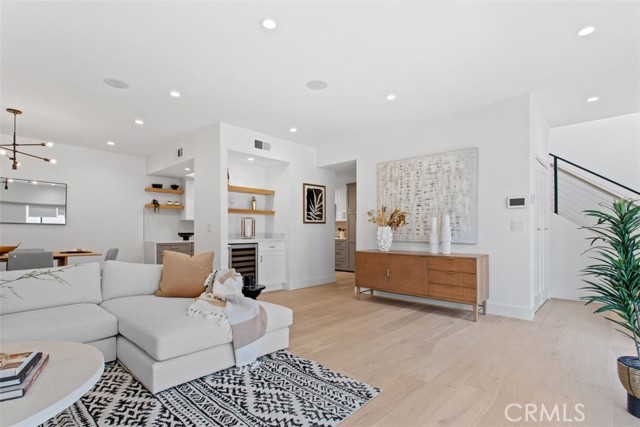 MLS #SR25258010 image #1