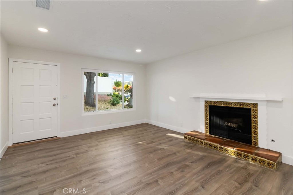 MLS #SR25258039 image #8