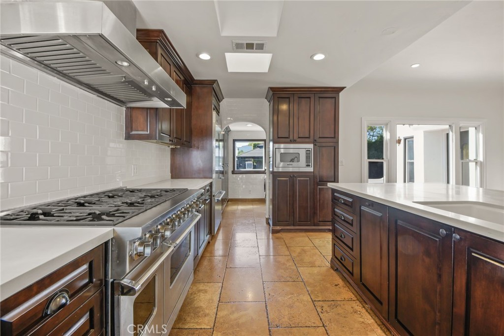 MLS #SR25258067 image #10