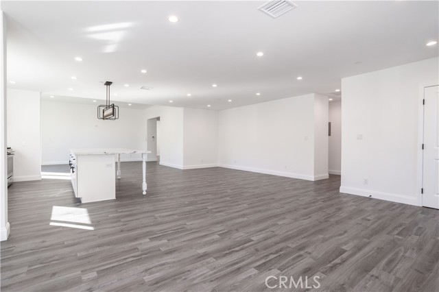 MLS #SR25258074 image #9