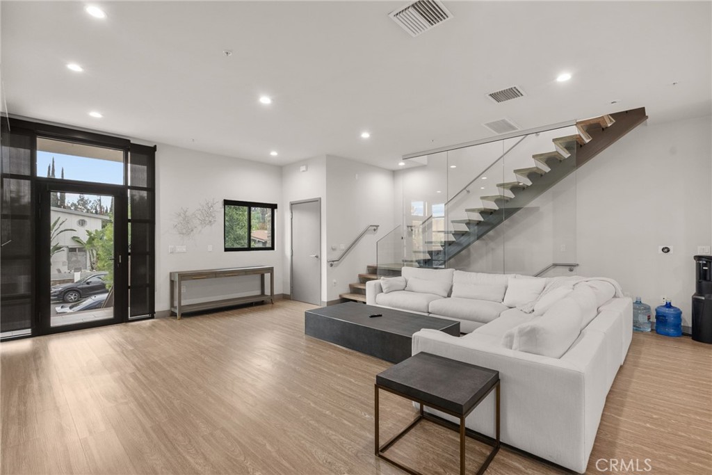 MLS #SR25258123 image #7