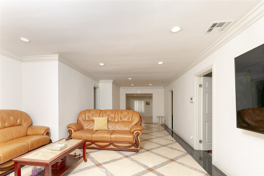 MLS #SR25258156 image #3