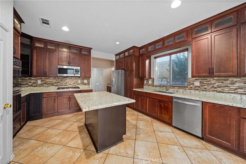 MLS #SR25258453 image #3